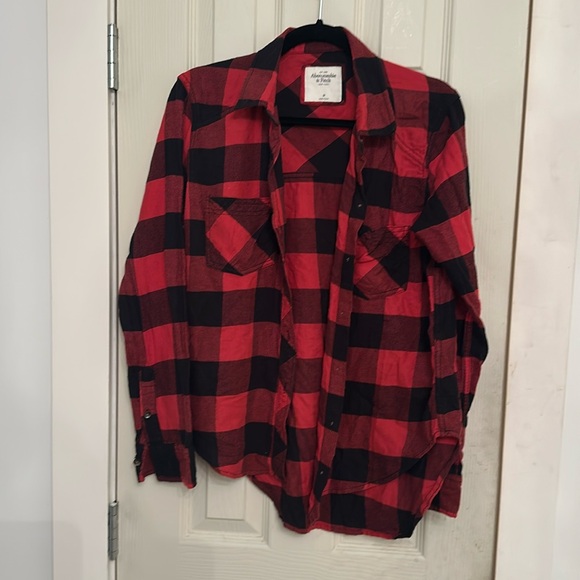 Abercrombie & Fitch Tops - Plaid button shirt